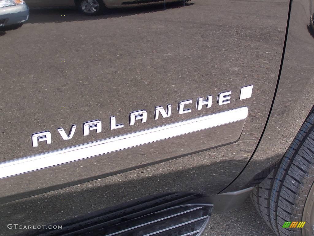 2009 Avalanche LTZ 4x4 - Black / Ebony photo #9