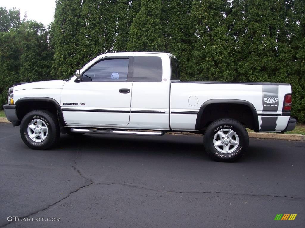 1997 Ram 1500 Laramie SLT Extended Cab 4x4 - Bright White / Blue photo #5