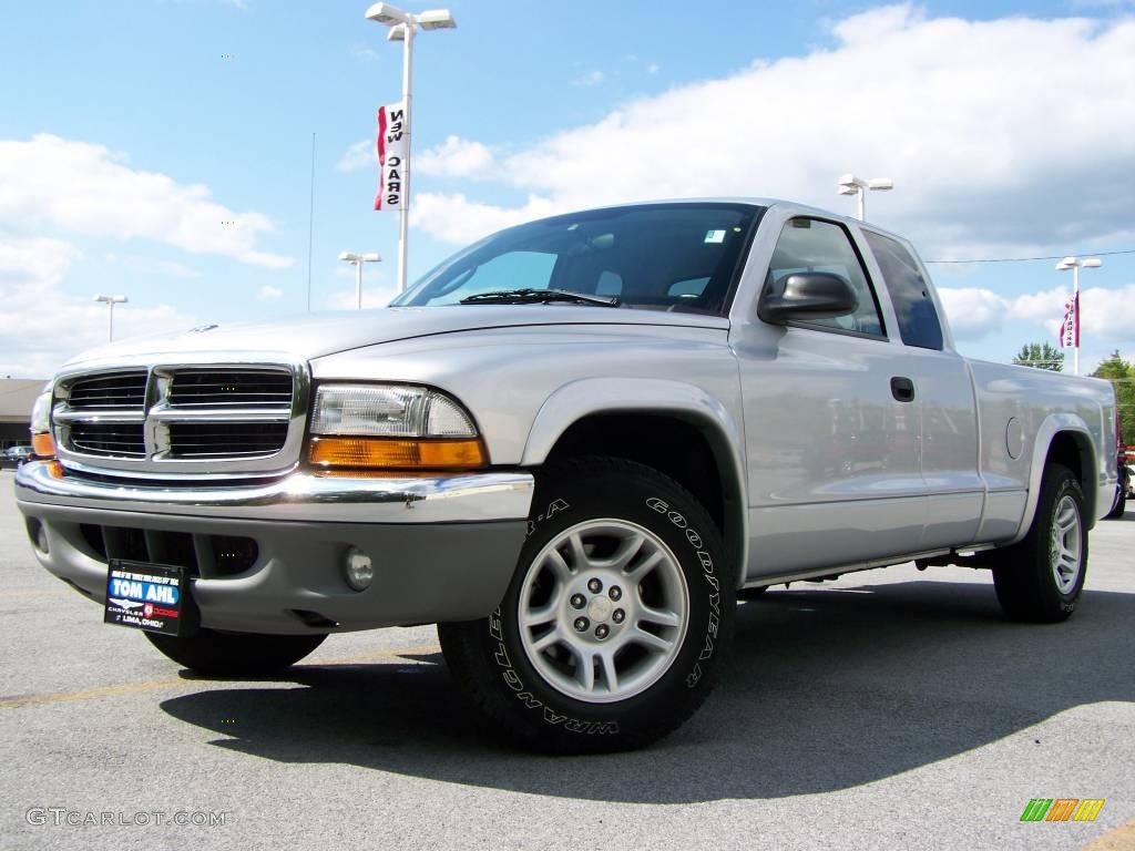 2004 Dakota SLT Club Cab - Bright Silver Metallic / Dark Slate Gray photo #5