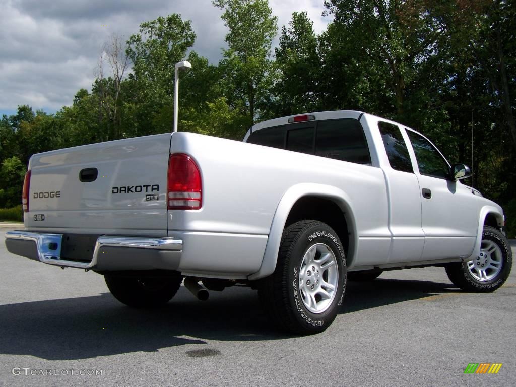 2004 Dakota SLT Club Cab - Bright Silver Metallic / Dark Slate Gray photo #7