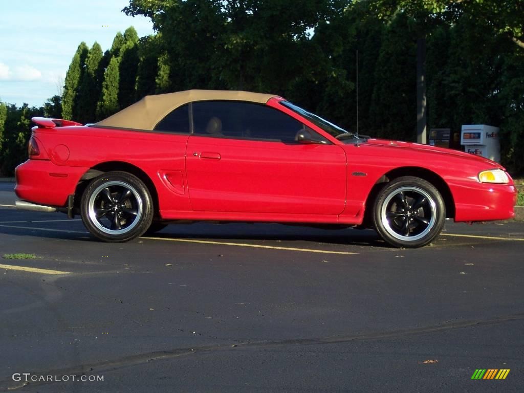 1996 Mustang GT Convertible - Rio Red / Black/Beige photo #15