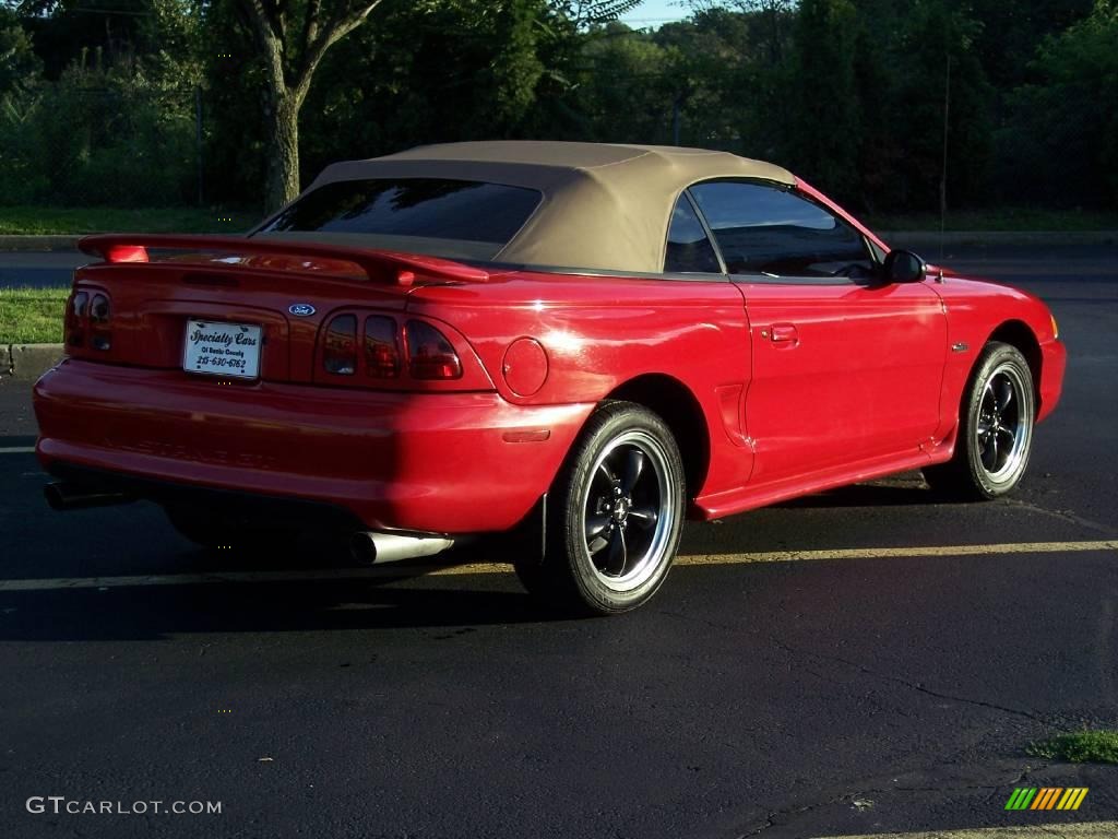 1996 Mustang GT Convertible - Rio Red / Black/Beige photo #16