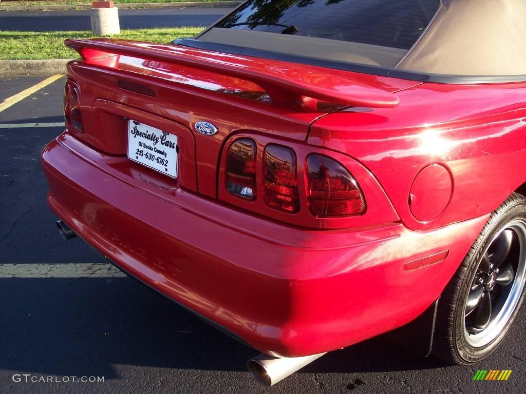 1996 Mustang GT Convertible - Rio Red / Black/Beige photo #17