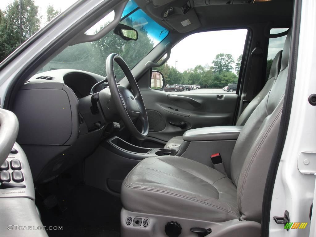 2001 Expedition XLT 4x4 - Oxford White / Medium Graphite photo #11