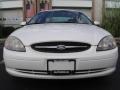 2001 Vibrant White Ford Taurus SE  photo #2