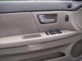 2001 Vibrant White Ford Taurus SE  photo #7