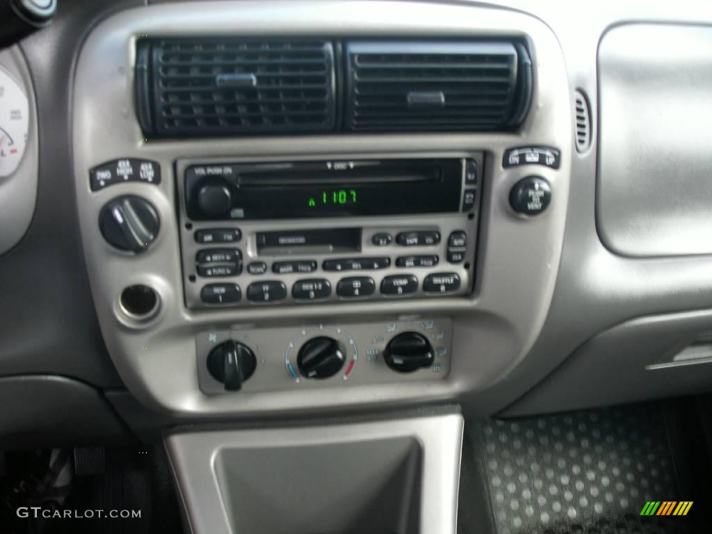 2001 Explorer Sport Trac 4x4 - Silver Frost Metallic / Dark Graphite photo #22