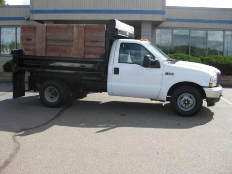2004 Ford F350 Super Duty XL Regular Cab Chassis Data, Info and Specs