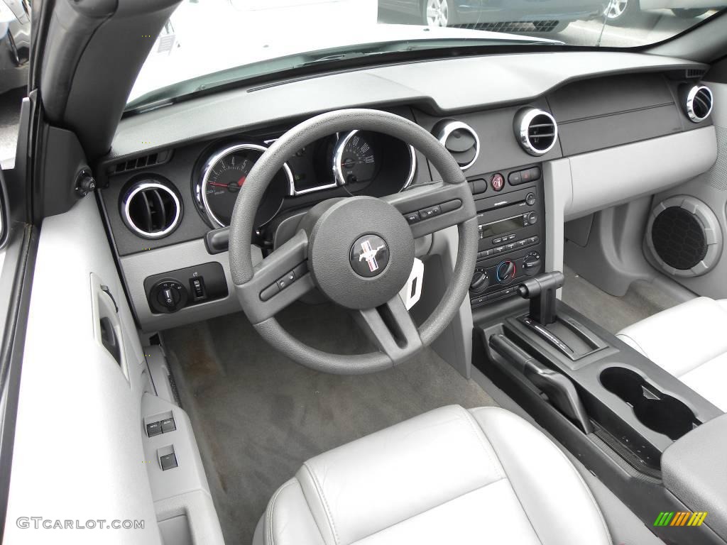 2005 Mustang V6 Premium Convertible - Performance White / Light Graphite photo #3