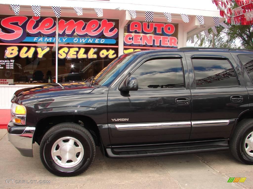 2004 Yukon SLE 4x4 - Carbon Metallic / Pewter/Dark Pewter photo #25