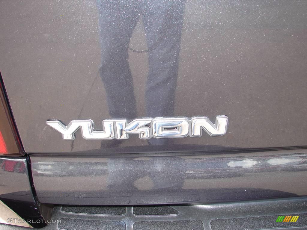 2004 Yukon SLE 4x4 - Carbon Metallic / Pewter/Dark Pewter photo #36
