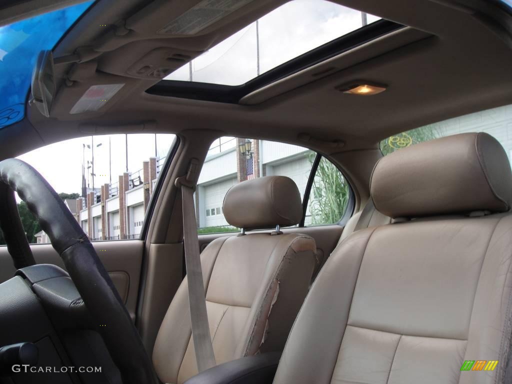 1995 Maxima SE - Arctic White Pearl / Beige photo #9