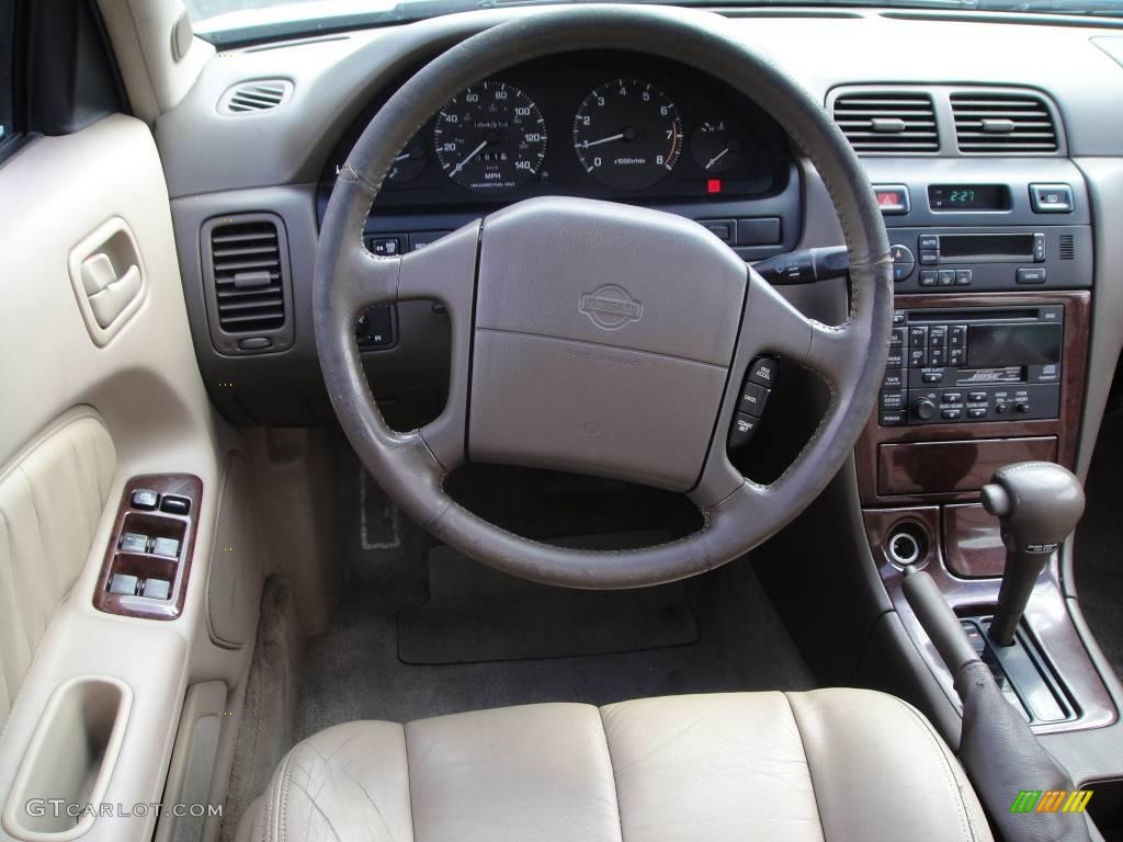 1995 Maxima SE - Arctic White Pearl / Beige photo #11