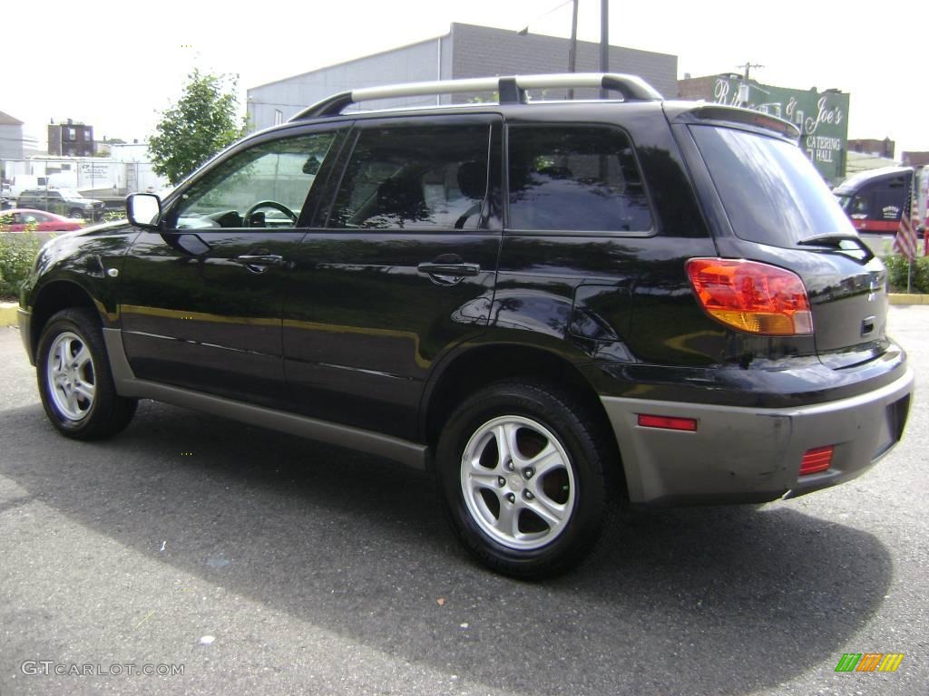 2003 Outlander LS 4WD - Labrador Black Pearl / Charcoal photo #6