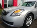 Radiant Silver Metallic - Altima 3.5 SE Photo No. 15