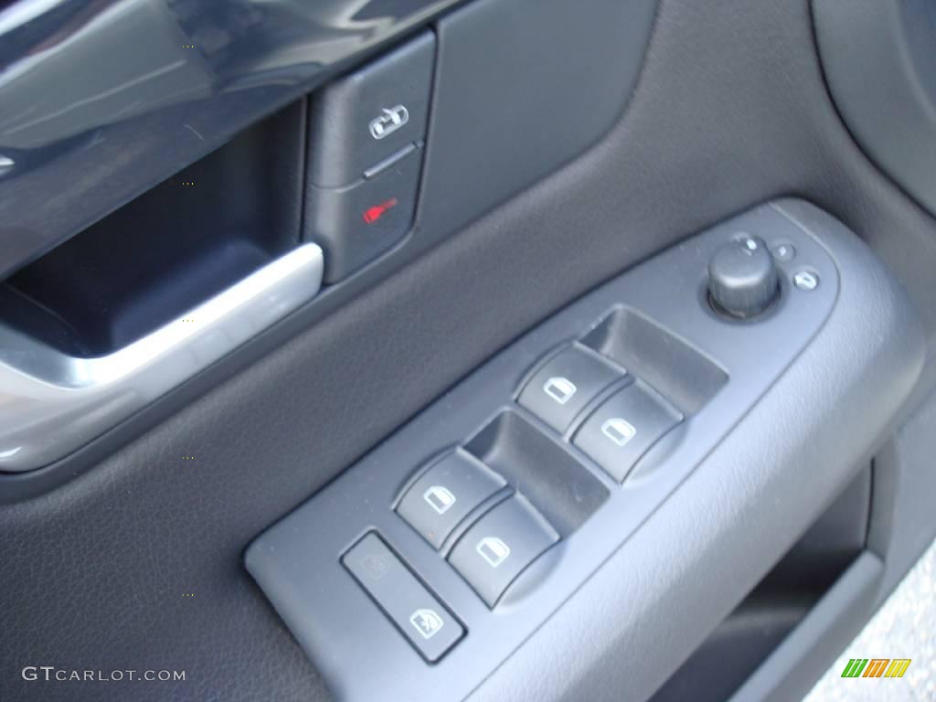 2004 A4 1.8T quattro Sedan - Champagne Metallic / Ebony photo #14