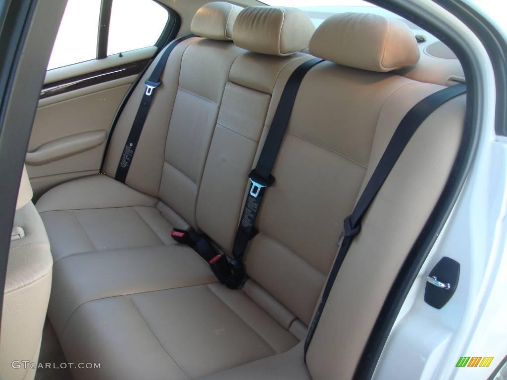 2003 3 Series 325i Sedan - Alpine White / Sand photo #20