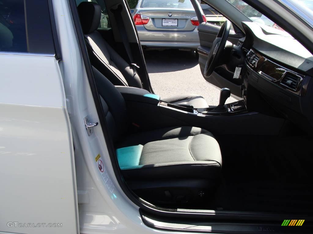 2006 3 Series 330i Sedan - Alpine White / Black photo #9