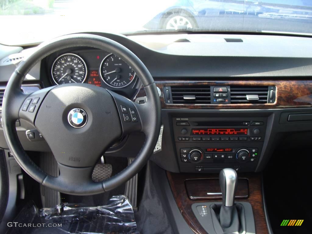 2006 3 Series 330i Sedan - Alpine White / Black photo #11