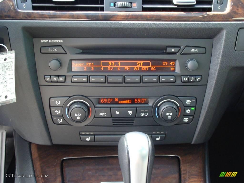 2006 3 Series 330i Sedan - Alpine White / Black photo #12