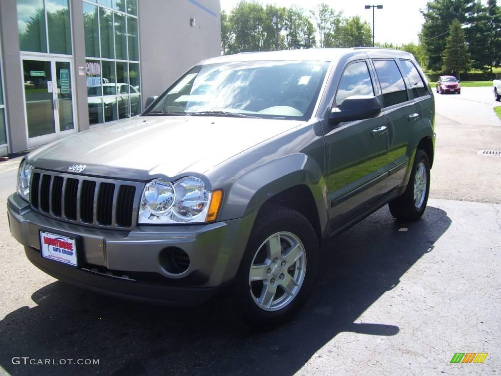 2007 Grand Cherokee Laredo 4x4 - Mineral Gray Metallic / Medium Slate Gray photo #1