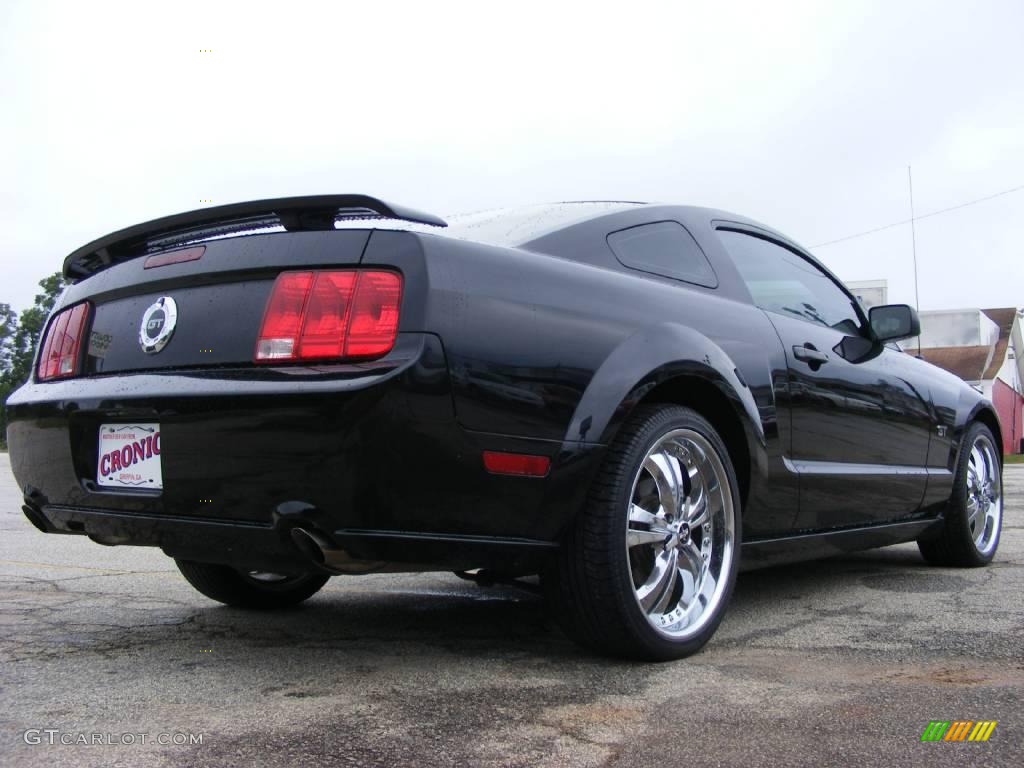 2006 Mustang GT Premium Coupe - Black / Dark Charcoal photo #6