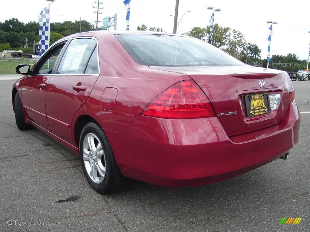 2007 Accord SE Sedan - Moroccan Red Pearl / Gray photo #3