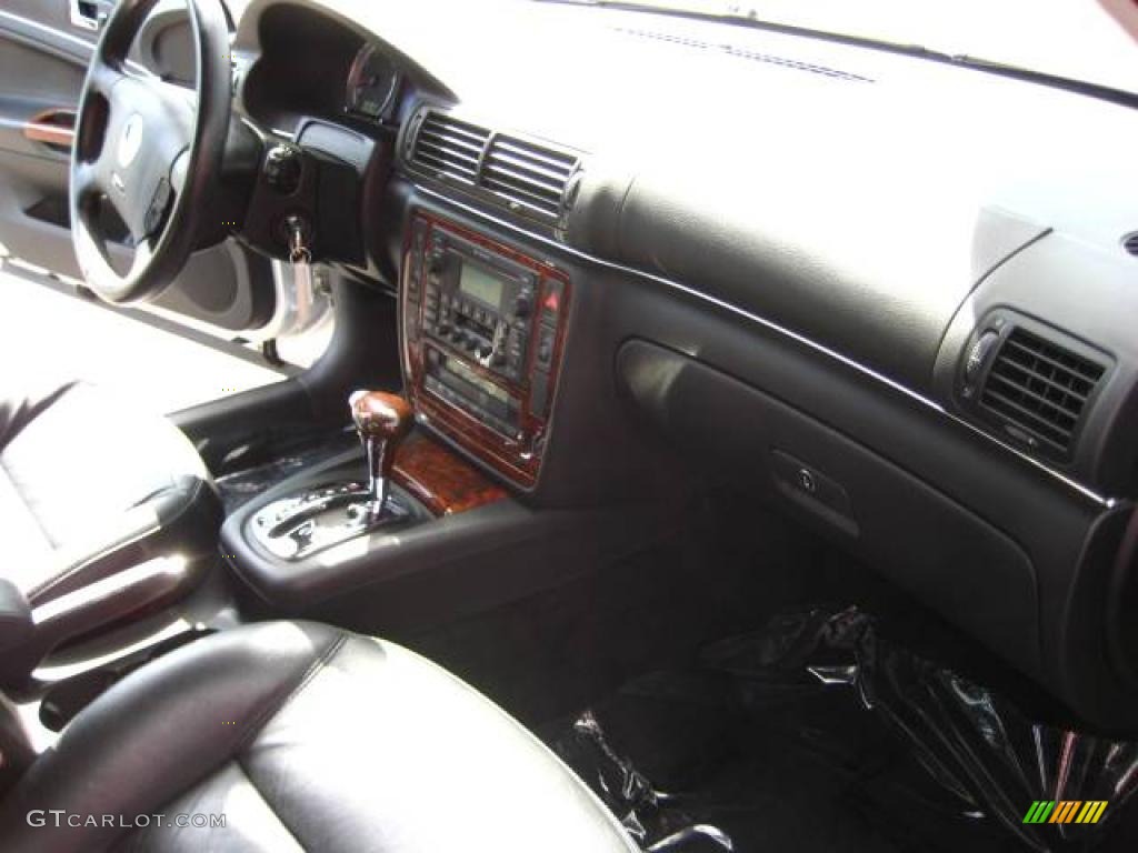 2002 Passat W8 4Motion Sedan - Reflex Silver Metallic / Black photo #16