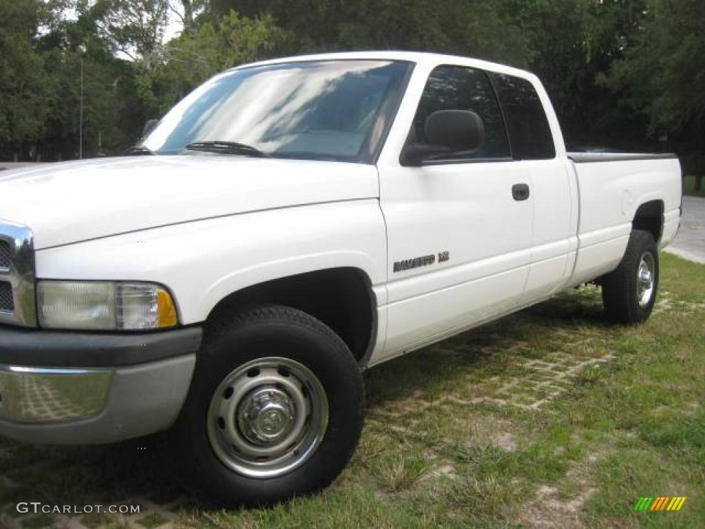 2001 Ram 2500 ST Quad Cab - Bright White / Mist Gray photo #3