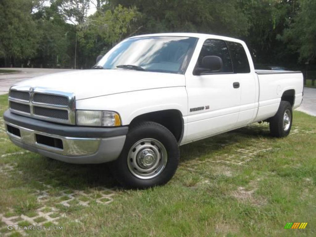 2001 Ram 2500 ST Quad Cab - Bright White / Mist Gray photo #4