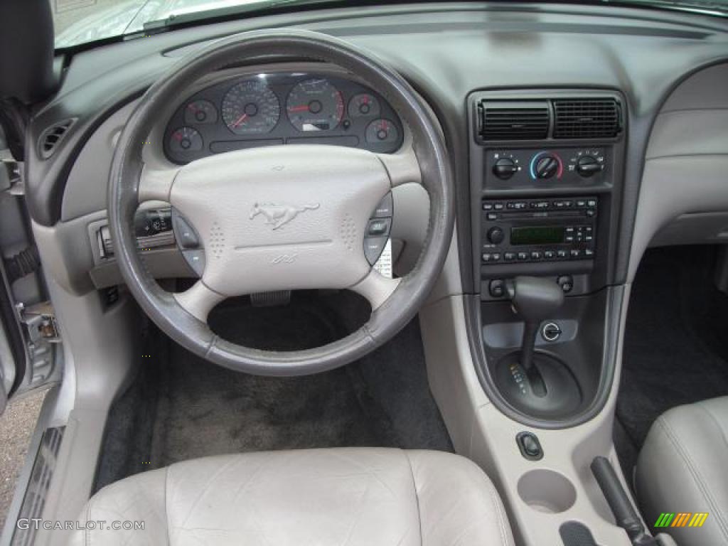 2001 Mustang GT Convertible - Silver Metallic / Medium Graphite photo #9