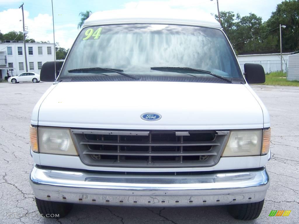 1994 Econoline E150 Passenger Van - White / Blue photo #1