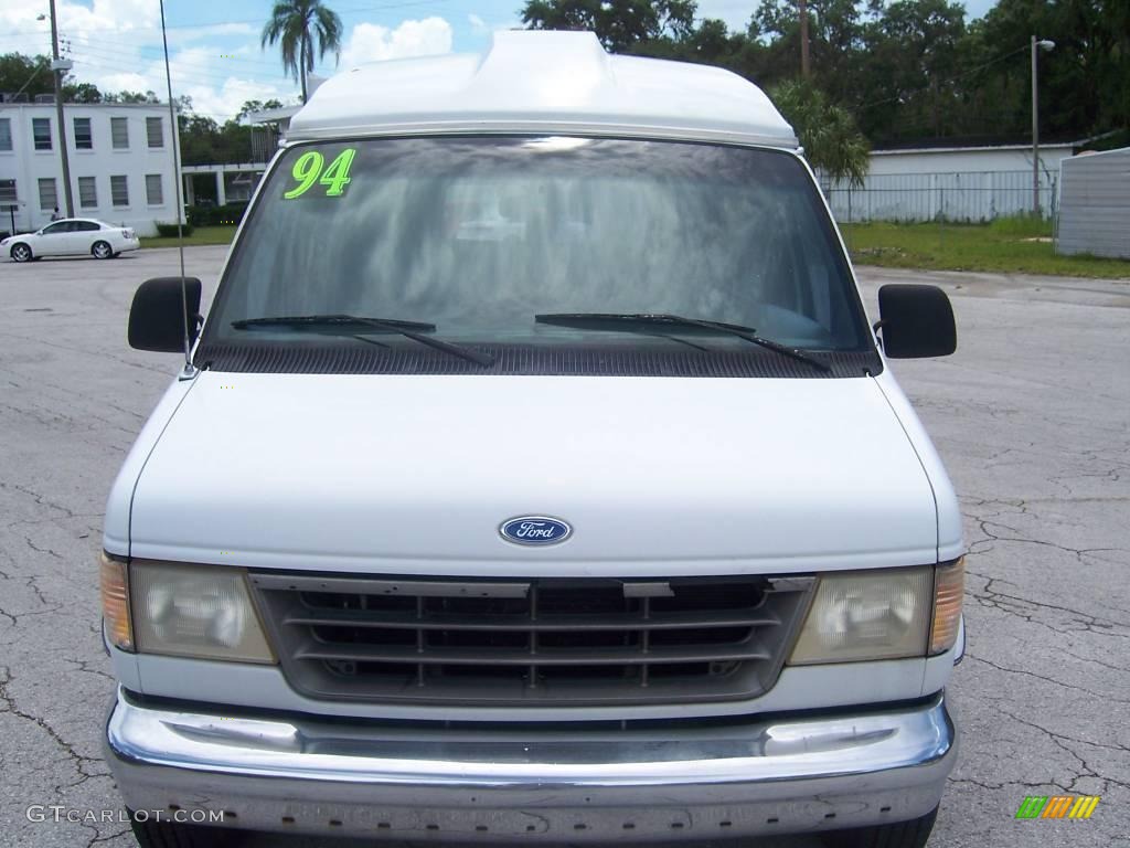 1994 Econoline E150 Passenger Van - White / Blue photo #2