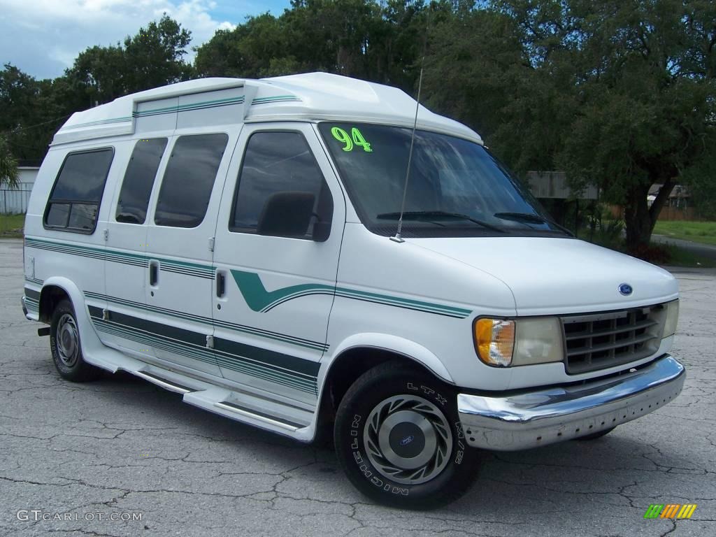 1994 Econoline E150 Passenger Van - White / Blue photo #5