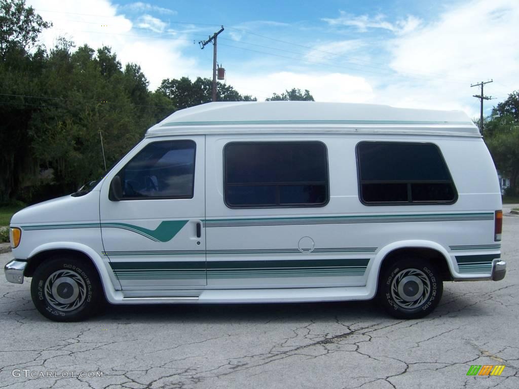 1994 Econoline E150 Passenger Van - White / Blue photo #7