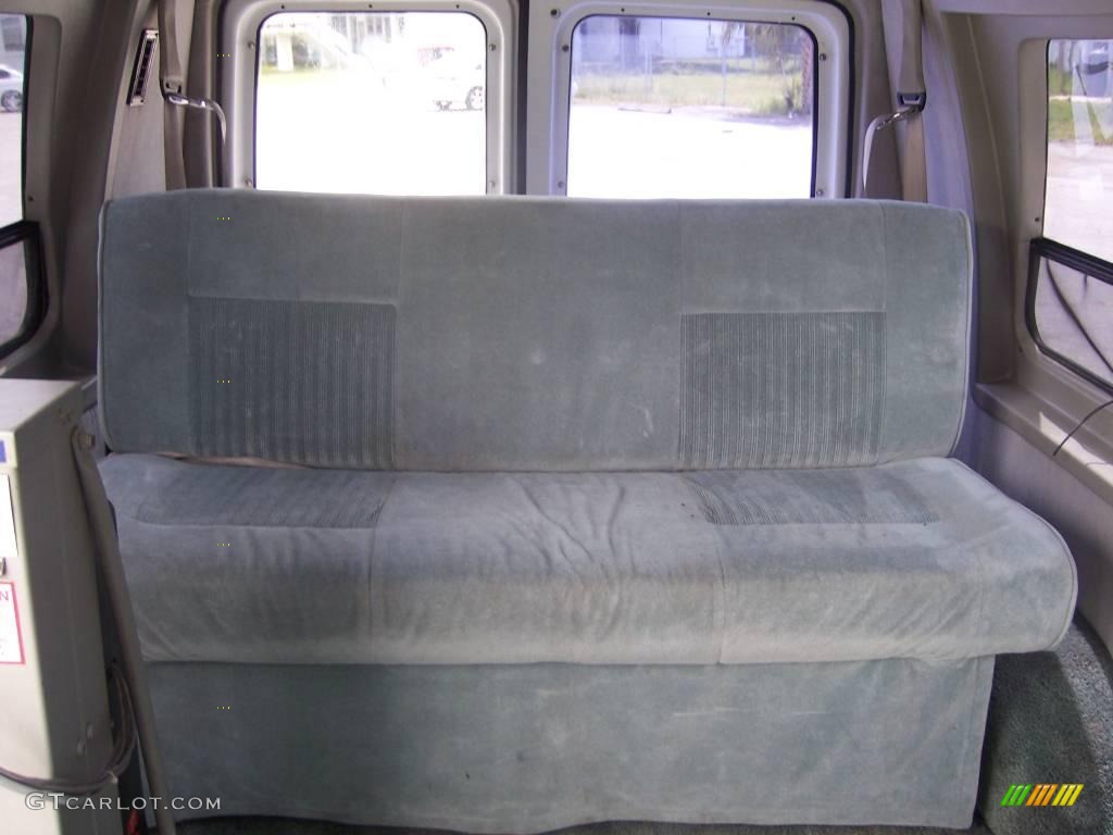1994 Econoline E150 Passenger Van - White / Blue photo #29