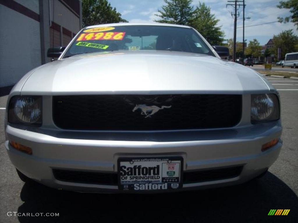 2007 Mustang V6 Deluxe Coupe - Satin Silver Metallic / Light Graphite photo #7