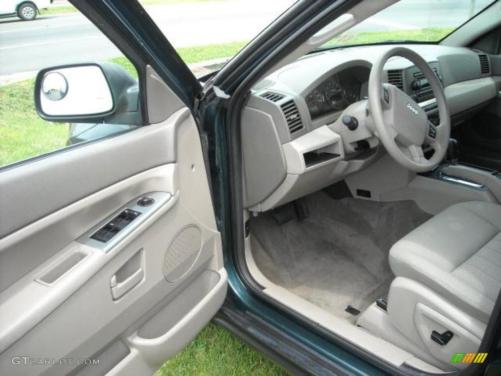 2005 Grand Cherokee Laredo 4x4 - Deep Beryl Green Pearl / Khaki photo #5