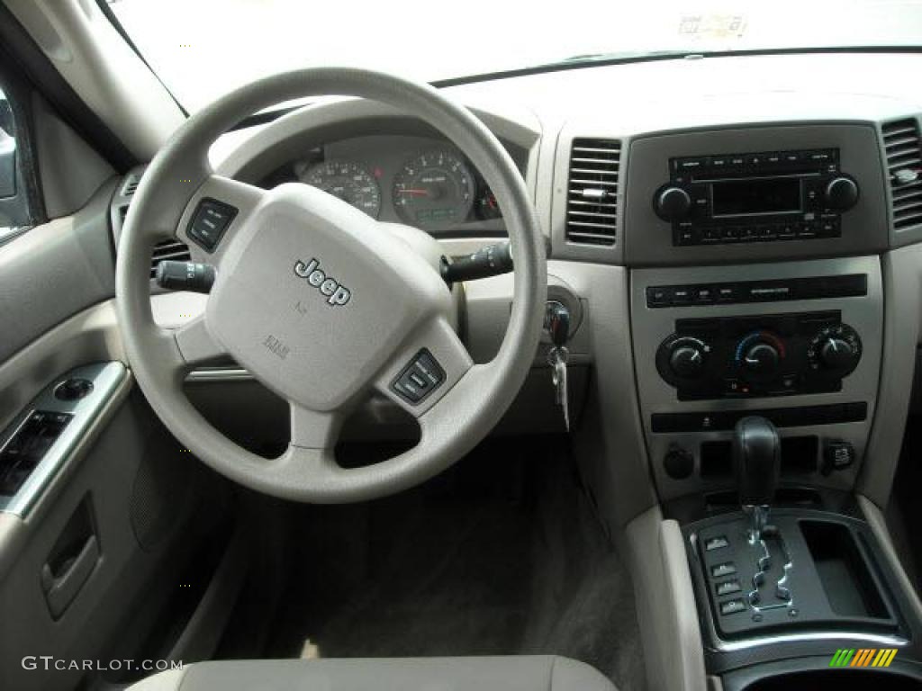 2005 Grand Cherokee Laredo 4x4 - Deep Beryl Green Pearl / Khaki photo #7