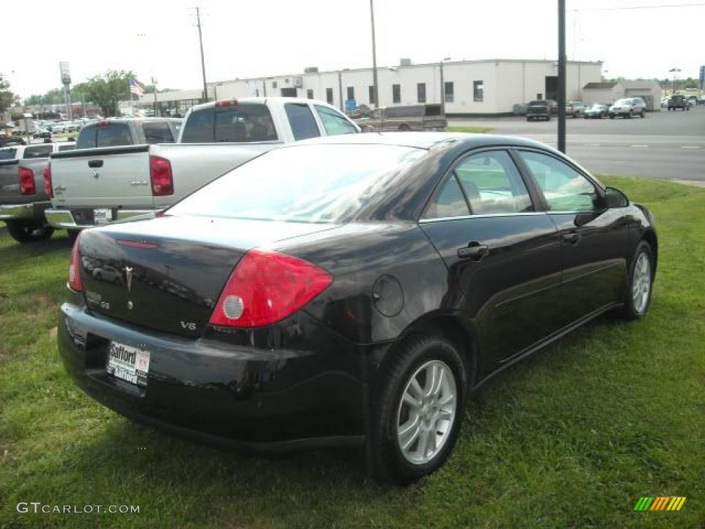 2005 G6 Sedan - Black / Light Taupe photo #5