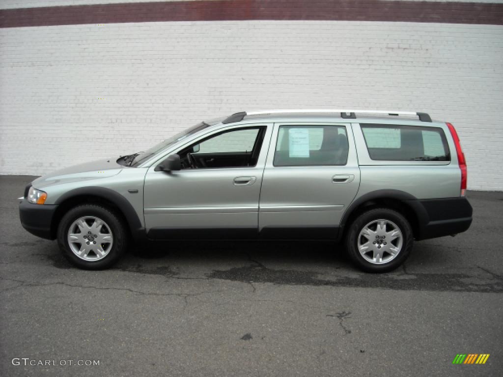 2005 XC70 AWD - Crystal Green Metallic / Graphite photo #2