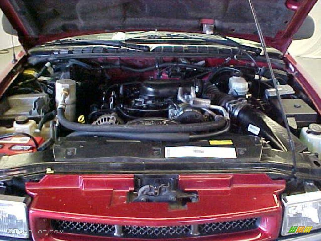 2001 Blazer LT 4x4 - Majestic Red Metallic / Graphite photo #4
