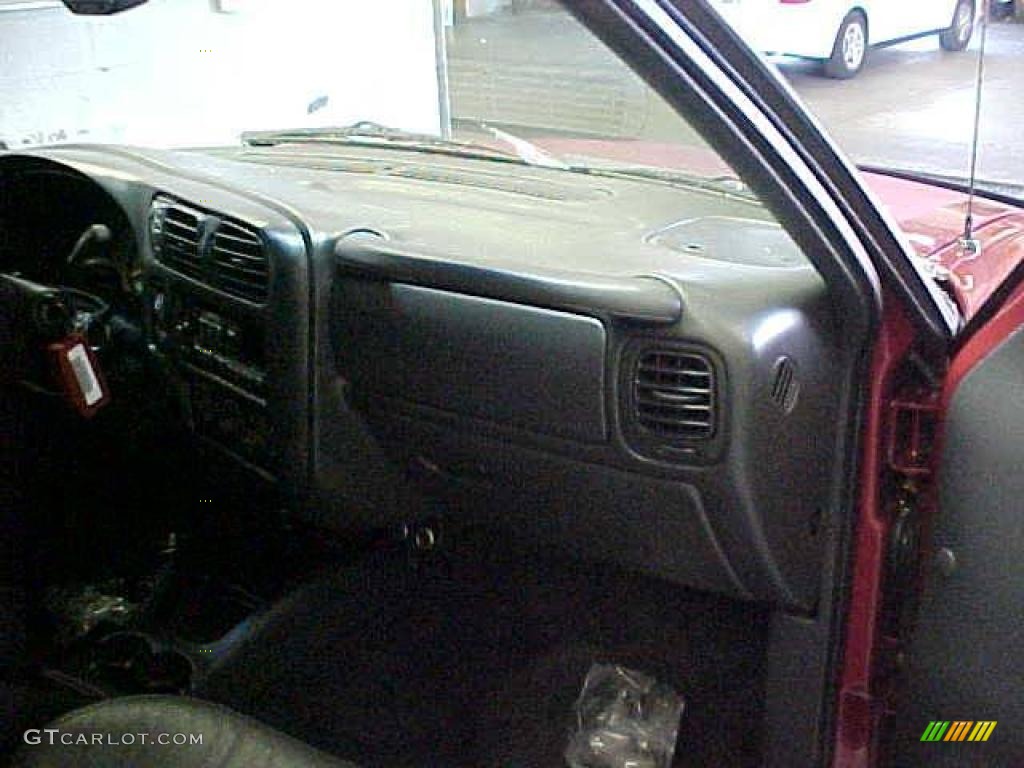 2001 Blazer LT 4x4 - Majestic Red Metallic / Graphite photo #9