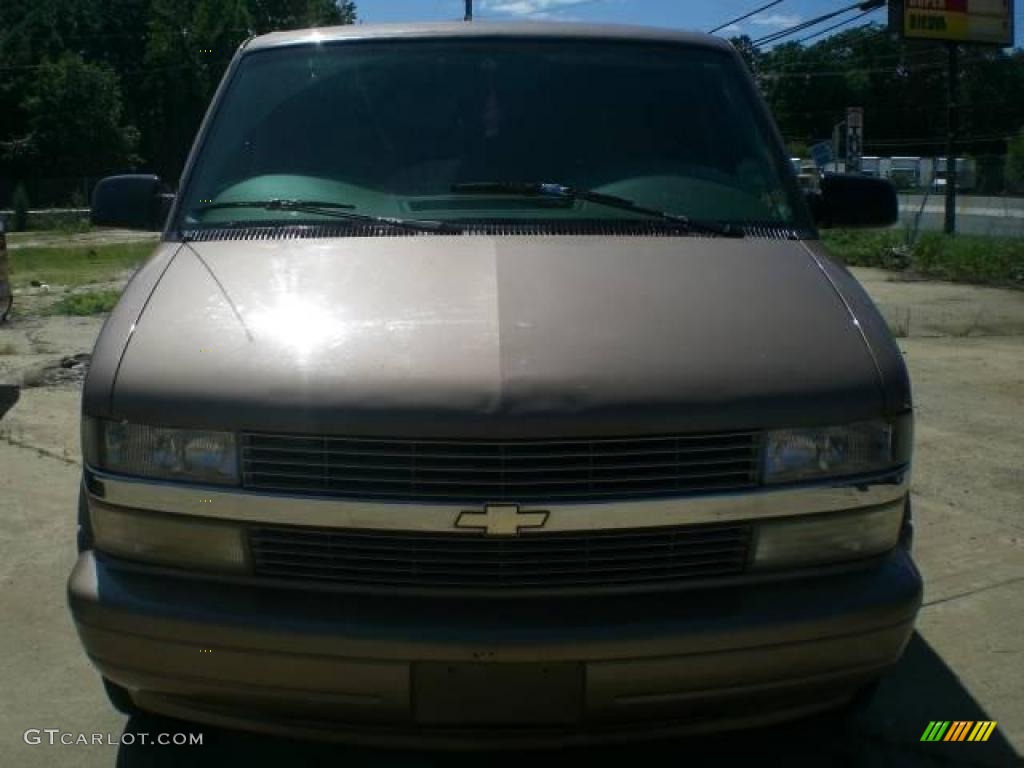 2004 Astro LS Passenger Van - Bronzemist Metallic / Neutral photo #2