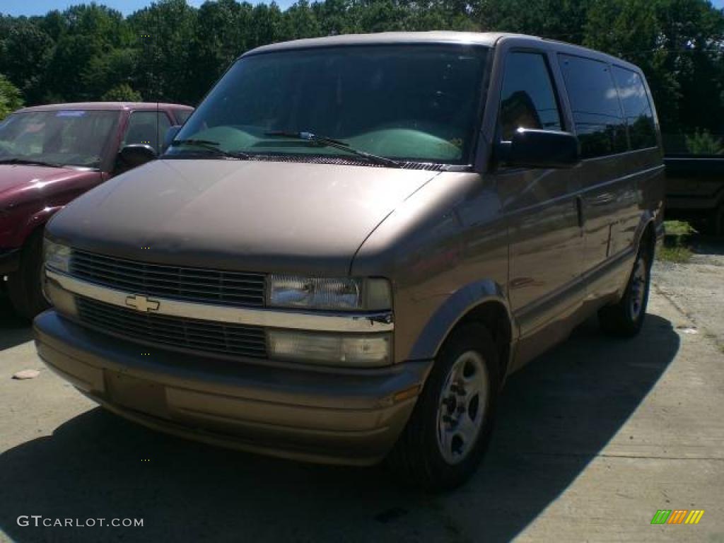 2004 Astro LS Passenger Van - Bronzemist Metallic / Neutral photo #3