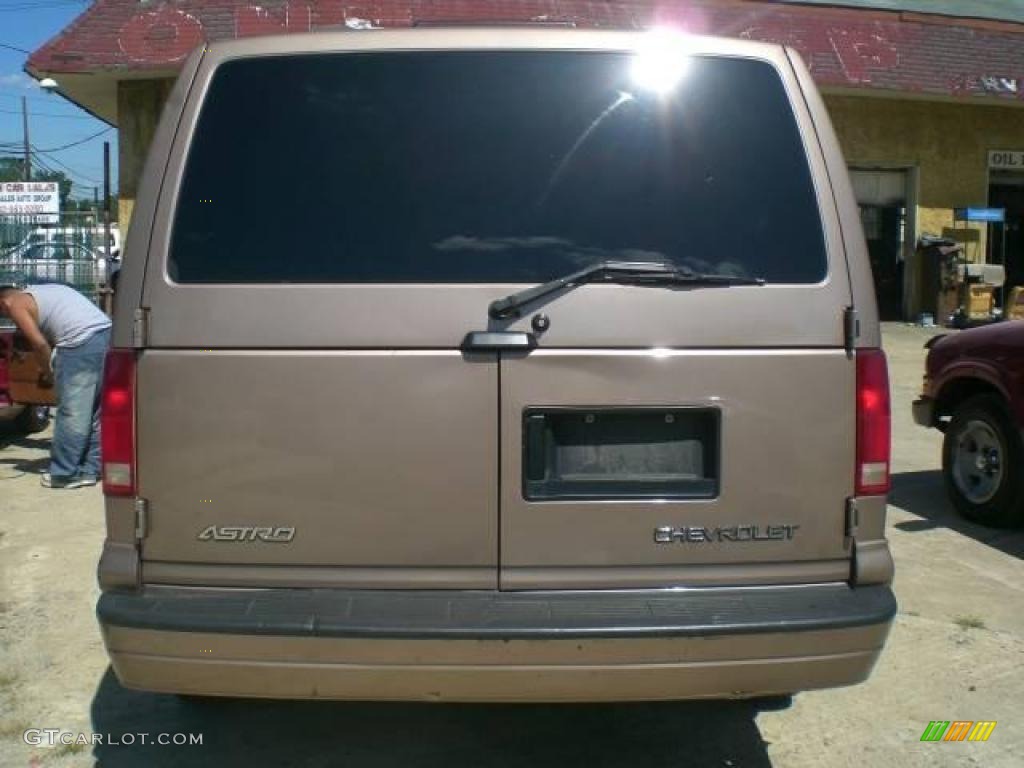 2004 Astro LS Passenger Van - Bronzemist Metallic / Neutral photo #4