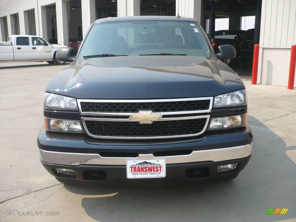 2006 Silverado 1500 LT Crew Cab 4x4 - Dark Blue Metallic / Dark Charcoal photo #2