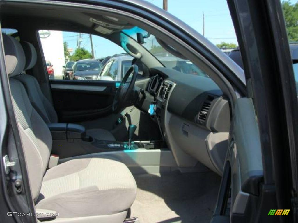 2004 4Runner SR5 4x4 - Galactic Gray Mica / Stone photo #8