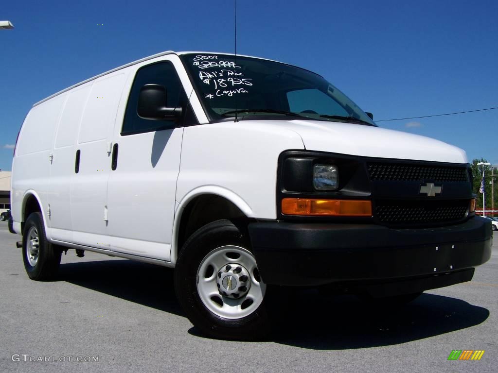 Summit White Chevrolet Express