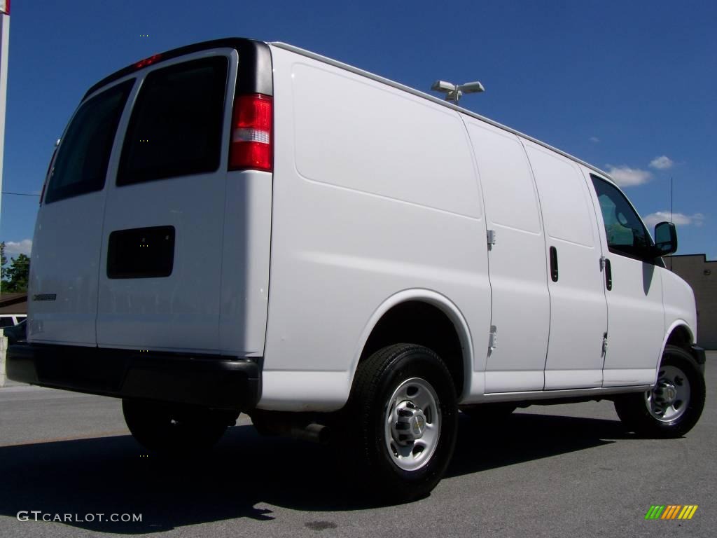 2009 Express 2500 Cargo Van - Summit White / Medium Pewter photo #6